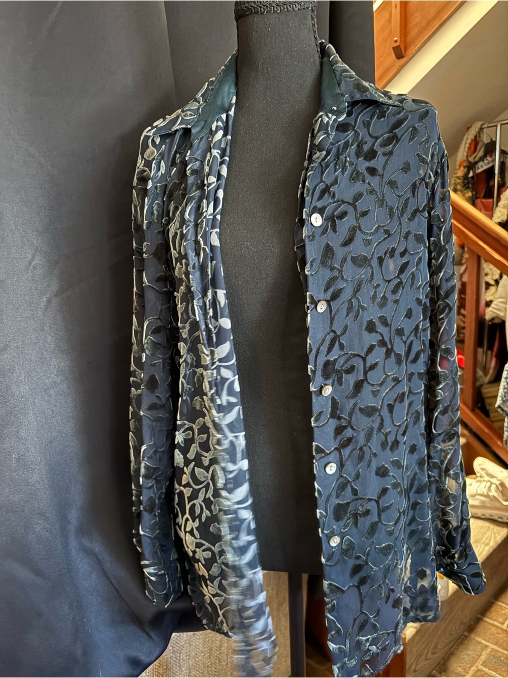 Valerie Steven’s Womens Navy Floral Velvet Button-Up Top